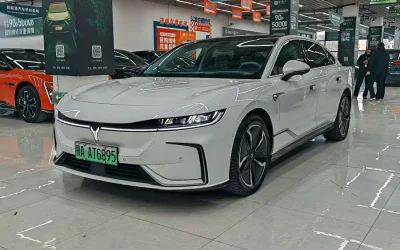 Audi Audi A8 в цвете и кузовом – это идеальный выбор среди китайских автомобилей. Доступная цена и надежность гарантированы.