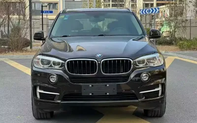 BMW BMW 3 Series в цвете и кузовом – это идеальный выбор среди китайских автомобилей. Доступная цена и надежность гарантированы.