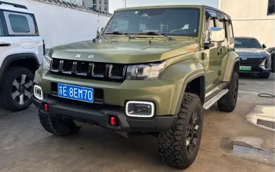 Beijing Off-road BAIC BJ40 в цвете и кузовом – это идеальный выбор среди китайских автомобилей. Доступная цена и надежность гарантированы.