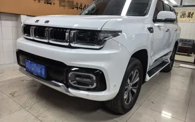 Beijing Off-road BAIC BJ40 в цвете и кузовом – это идеальный выбор среди китайских автомобилей. Доступная цена и надежность гарантированы.