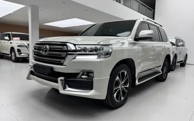 Toyota Toyota Corolla Cross в цвете и кузовом – это идеальный выбор среди китайских автомобилей. Доступная цена и надежность гарантированы.