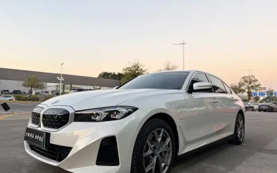 BMW BMW 3 Series в цвете и кузовом – это идеальный выбор среди китайских автомобилей. Доступная цена и надежность гарантированы.