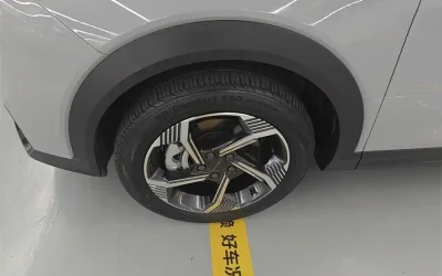 Lynk & Co Lynk & Co 02 в цвете и кузовом – это идеальный выбор среди китайских автомобилей. Доступная цена и надежность гарантированы.