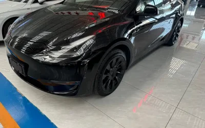 Tesla Tesla Model 3 в цвете и кузовом – это идеальный выбор среди китайских автомобилей. Доступная цена и надежность гарантированы.