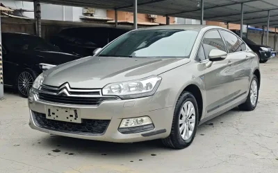 Citroen Citroen в цвете Citroen и кузовом Citroen – это идеальный выбор среди китайских автомобилей. Доступная цена и надежность гарантированы.