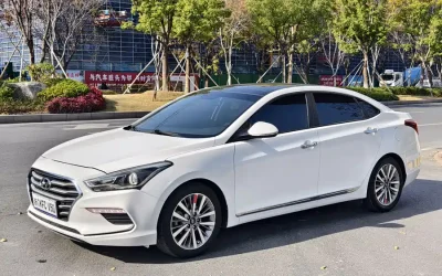 Hyundai Hyundai Elantra в цвете и кузовом – это идеальный выбор среди китайских автомобилей. Доступная цена и надежность гарантированы.