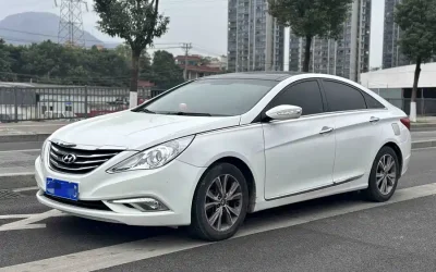 Hyundai Hyundai Elantra в цвете и кузовом – это идеальный выбор среди китайских автомобилей. Доступная цена и надежность гарантированы.