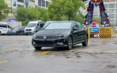 Volkswagen Volkswagen Magotan в цвете и кузовом – это идеальный выбор среди китайских автомобилей. Доступная цена и надежность гарантированы.