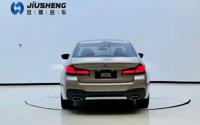 BMW BMW 3 Series в цвете и кузовом – это идеальный выбор среди китайских автомобилей. Доступная цена и надежность гарантированы.
