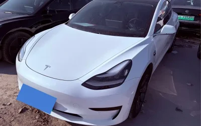 Tesla Tesla Model 3 в цвете и кузовом – это идеальный выбор среди китайских автомобилей. Доступная цена и надежность гарантированы.