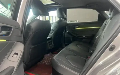 Toyota Toyota Corolla Cross в цвете и кузовом – это идеальный выбор среди китайских автомобилей. Доступная цена и надежность гарантированы.