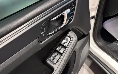 Porsche Porsche Cayenne в цвете и кузовом – это идеальный выбор среди китайских автомобилей. Доступная цена и надежность гарантированы.