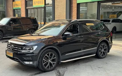 Volkswagen Volkswagen Magotan в цвете и кузовом – это идеальный выбор среди китайских автомобилей. Доступная цена и надежность гарантированы.