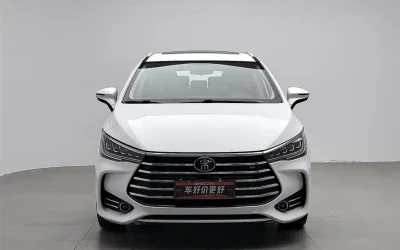 BYD BYD Song L DM-i в цвете и кузовом – это идеальный выбор среди китайских автомобилей. Доступная цена и надежность гарантированы.