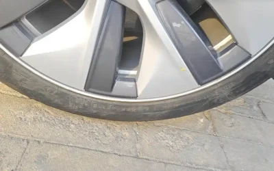 Tesla Tesla Model 3 в цвете и кузовом – это идеальный выбор среди китайских автомобилей. Доступная цена и надежность гарантированы.