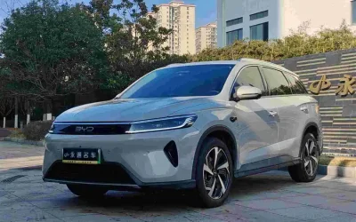 BYD BYD Song L DM-i в цвете и кузовом – это идеальный выбор среди китайских автомобилей. Доступная цена и надежность гарантированы.
