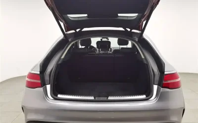 Mercedes-Benz Mercedes-Benz C-Class в цвете и кузовом – это идеальный выбор среди китайских автомобилей. Доступная цена и надежность гарантированы.