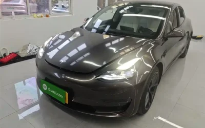 Tesla Tesla Model 3 в цвете и кузовом – это идеальный выбор среди китайских автомобилей. Доступная цена и надежность гарантированы.