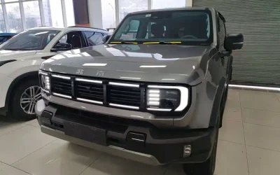 Beijing Off-road BAIC BJ40 в цвете и кузовом – это идеальный выбор среди китайских автомобилей. Доступная цена и надежность гарантированы.