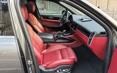 Porsche Porsche Cayenne в цвете и кузовом – это идеальный выбор среди китайских автомобилей. Доступная цена и надежность гарантированы.