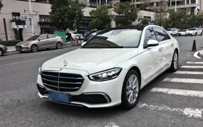 Mercedes-Benz Mercedes-Benz C-Class в цвете и кузовом – это идеальный выбор среди китайских автомобилей. Доступная цена и надежность гарантированы.