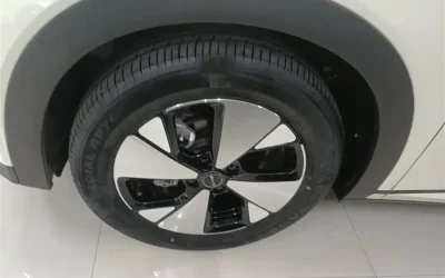 BYD BYD Song L DM-i в цвете и кузовом – это идеальный выбор среди китайских автомобилей. Доступная цена и надежность гарантированы.