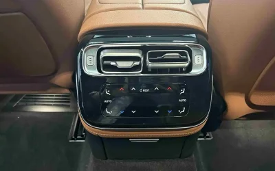 Mercedes-Benz Mercedes-Benz C-Class в цвете и кузовом – это идеальный выбор среди китайских автомобилей. Доступная цена и надежность гарантированы.