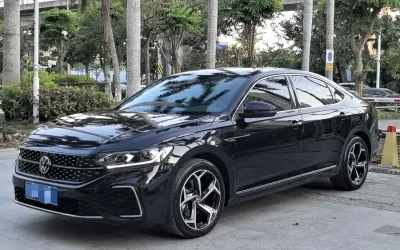 Volkswagen Volkswagen Passat в цвете и кузовом – это идеальный выбор среди китайских автомобилей. Доступная цена и надежность гарантированы.