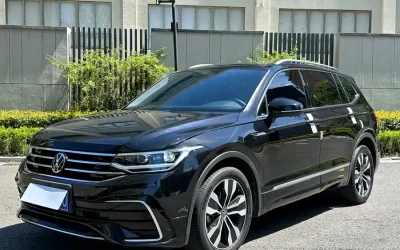 Volkswagen Volkswagen Lavida в цвете и кузовом – это идеальный выбор среди китайских автомобилей. Доступная цена и надежность гарантированы.