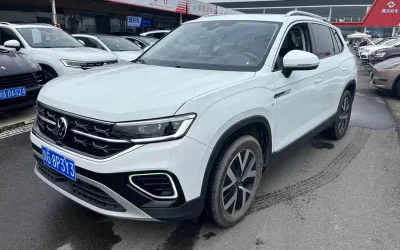 Volkswagen Volkswagen Magotan в цвете и кузовом – это идеальный выбор среди китайских автомобилей. Доступная цена и надежность гарантированы.