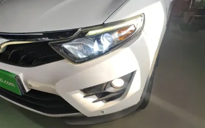 Soueast Motor Soueast Motor в цвете Soueast Motor и кузовом Soueast Motor – это идеальный выбор среди китайских автомобилей. Доступная цена и надежность гарантированы.