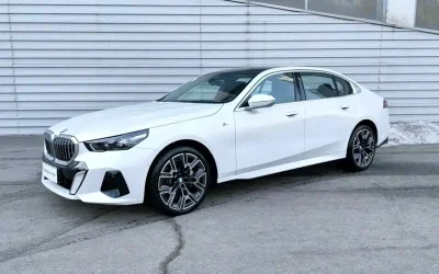BMW BMW 3 Series в цвете и кузовом – это идеальный выбор среди китайских автомобилей. Доступная цена и надежность гарантированы.