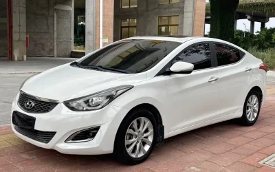 Hyundai Hyundai Elantra в цвете и кузовом – это идеальный выбор среди китайских автомобилей. Доступная цена и надежность гарантированы.