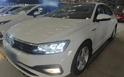 Volkswagen Volkswagen Passat в цвете и кузовом – это идеальный выбор среди китайских автомобилей. Доступная цена и надежность гарантированы.