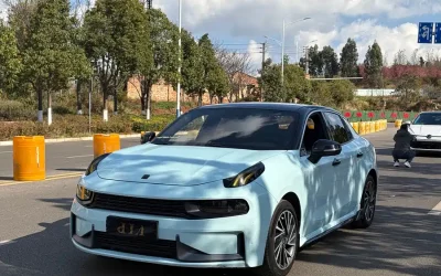Lynk & Co Lynk & Co 02 в цвете и кузовом – это идеальный выбор среди китайских автомобилей. Доступная цена и надежность гарантированы.