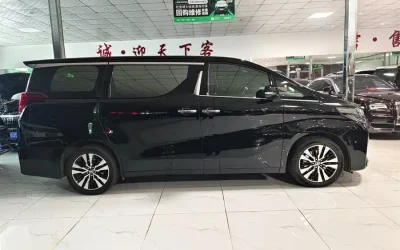 Toyota Toyota Corolla Cross в цвете и кузовом – это идеальный выбор среди китайских автомобилей. Доступная цена и надежность гарантированы.