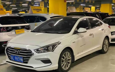 Hyundai Hyundai Elantra в цвете и кузовом – это идеальный выбор среди китайских автомобилей. Доступная цена и надежность гарантированы.