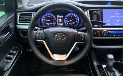 Toyota Toyota Corolla Cross в цвете и кузовом – это идеальный выбор среди китайских автомобилей. Доступная цена и надежность гарантированы.