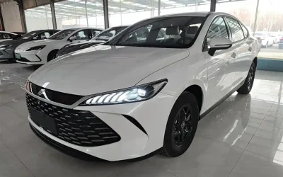 BYD BYD Seal 05 DM-i в цвете и кузовом – это идеальный выбор среди китайских автомобилей. Доступная цена и надежность гарантированы.