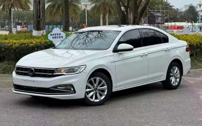 Volkswagen Volkswagen Passat в цвете и кузовом – это идеальный выбор среди китайских автомобилей. Доступная цена и надежность гарантированы.