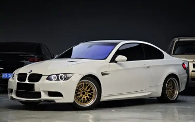 BMW BMW 3 Series в цвете и кузовом – это идеальный выбор среди китайских автомобилей. Доступная цена и надежность гарантированы.