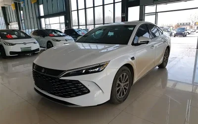 BYD BYD Song L DM-i в цвете и кузовом – это идеальный выбор среди китайских автомобилей. Доступная цена и надежность гарантированы.