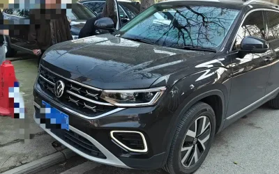 Volkswagen Volkswagen Lavida в цвете и кузовом – это идеальный выбор среди китайских автомобилей. Доступная цена и надежность гарантированы.