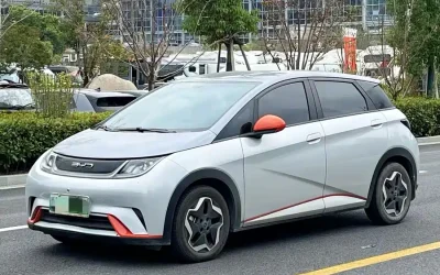 BYD BYD Seal 05 DM-i в цвете и кузовом – это идеальный выбор среди китайских автомобилей. Доступная цена и надежность гарантированы.