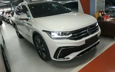 Volkswagen Volkswagen Lavida в цвете и кузовом – это идеальный выбор среди китайских автомобилей. Доступная цена и надежность гарантированы.