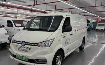 Dongfeng Yufeng Dongfeng Yufeng в цвете Dongfeng Yufeng и кузовом Dongfeng Yufeng – это идеальный выбор среди китайских автомобилей. Доступная цена и надежность гарантированы.