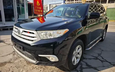 Toyota Toyota Corolla Cross в цвете и кузовом – это идеальный выбор среди китайских автомобилей. Доступная цена и надежность гарантированы.