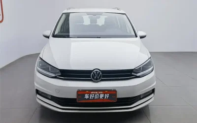 Volkswagen Volkswagen Passat в цвете и кузовом – это идеальный выбор среди китайских автомобилей. Доступная цена и надежность гарантированы.