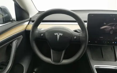 r1044723-tesla-model-y-2022_image_004