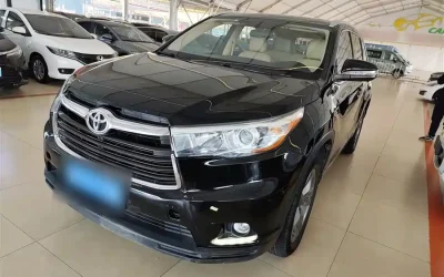 Toyota Toyota Corolla Cross в цвете и кузовом – это идеальный выбор среди китайских автомобилей. Доступная цена и надежность гарантированы.